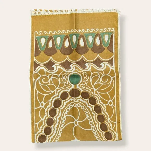 V. Yellow Geometric Rectangle Scarf - Picture 4 of 4